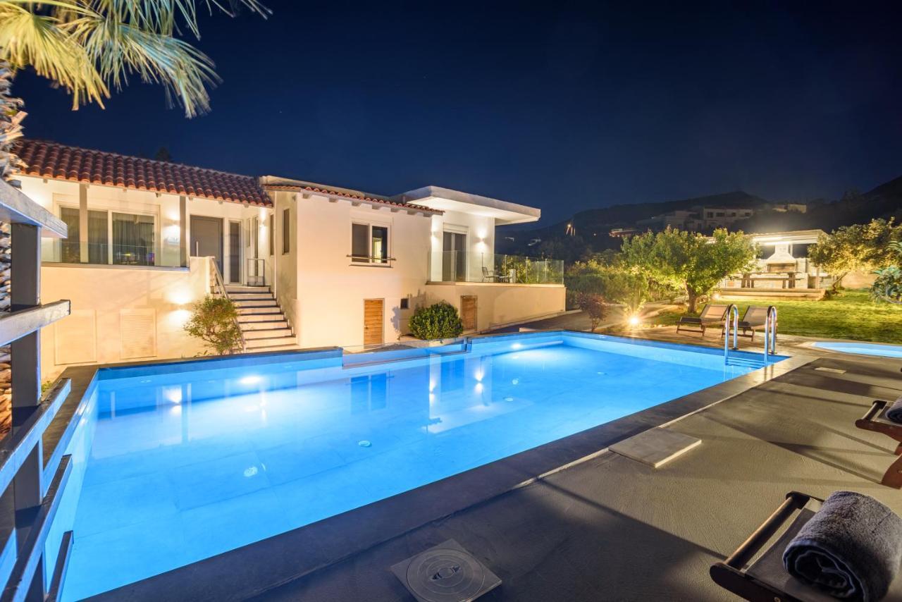 Queen'S Gem Luxury Villa - Heated Jacuzzi & Pool Hersonissos  Dış mekan fotoğraf
