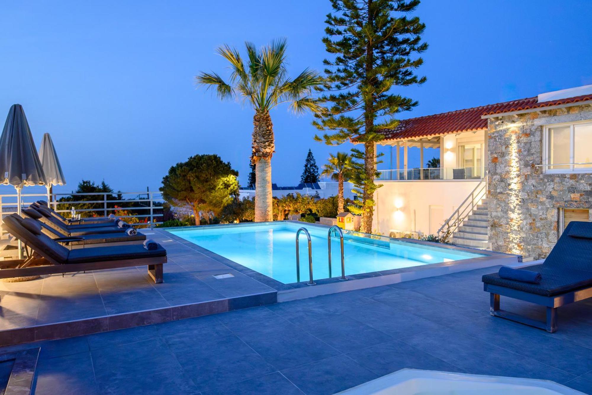 Queen'S Gem Luxury Villa - Heated Jacuzzi & Pool Hersonissos  Dış mekan fotoğraf