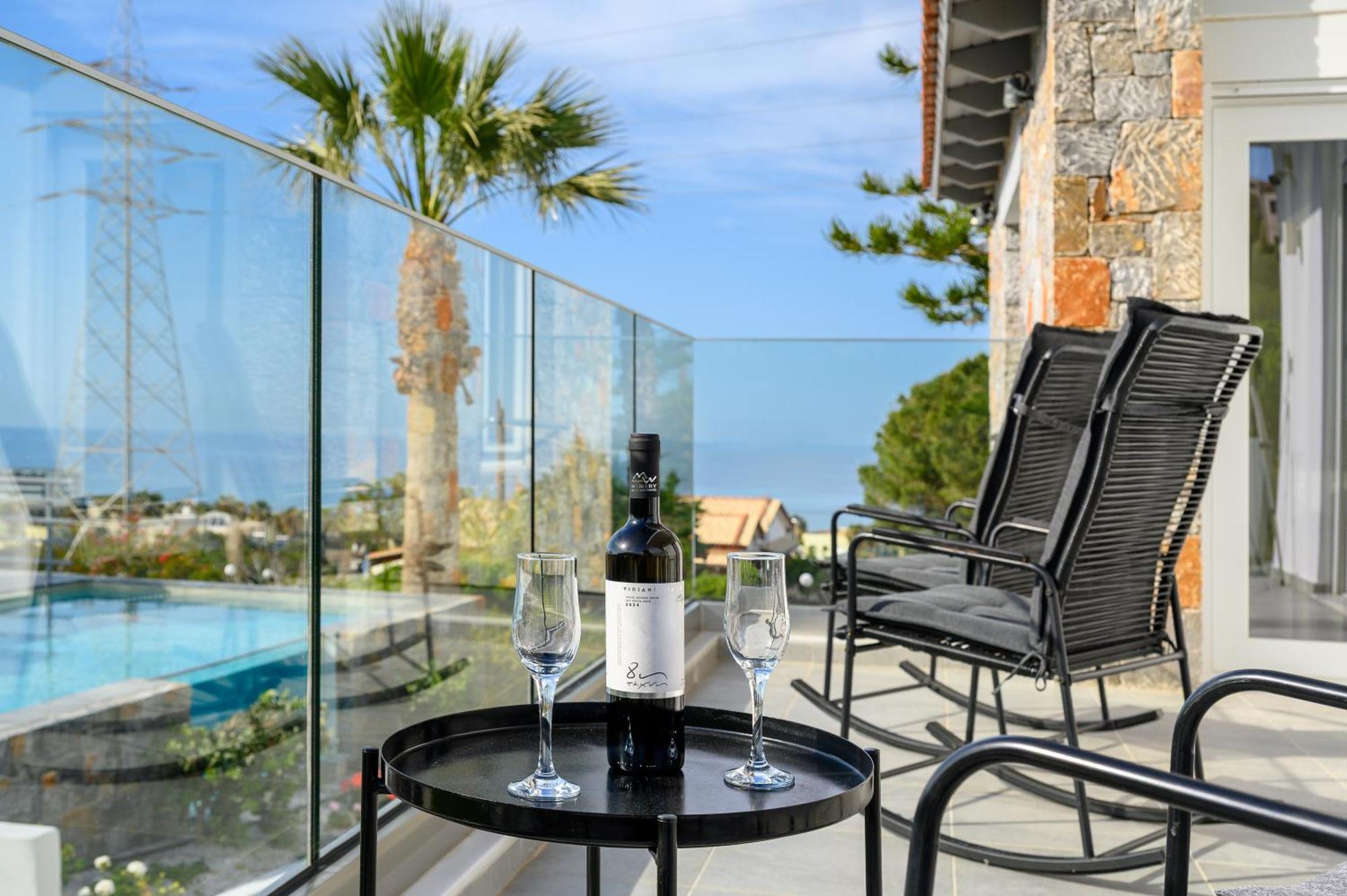 Queen'S Gem Luxury Villa - Heated Jacuzzi & Pool Hersonissos  Dış mekan fotoğraf