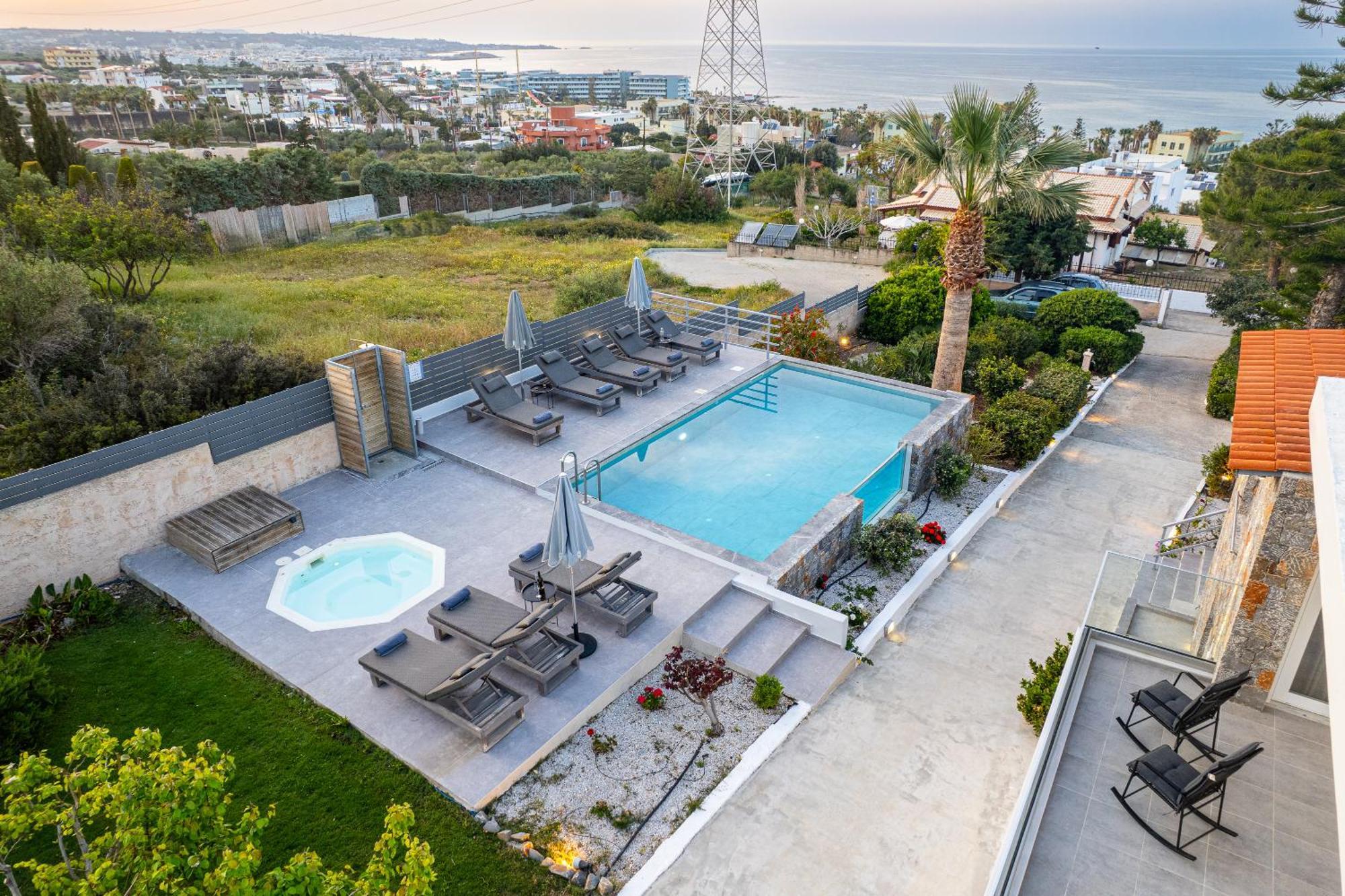 Queen'S Gem Luxury Villa - Heated Jacuzzi & Pool Hersonissos  Dış mekan fotoğraf